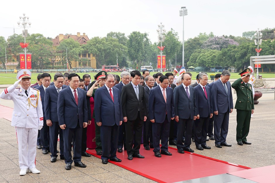 Lãnh đạo Đảng, Nhà nước vào Lăng viếng Chủ tịch Hồ Chí Minh nhân dịp sinh nhật Người