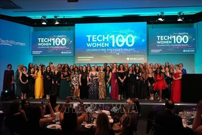 Người Việt Nam đầu tiên nhận giải TechWomen 100 Vương quốc Anh