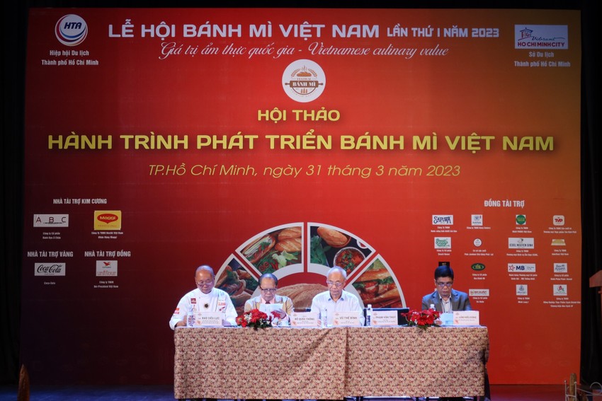 Bánh mì Việt Nam - Hiện tượng văn hóa ẩm thực đặc biệt của người Việt