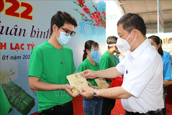 Thành phố Hồ Chí Minh: Nhiều hoạt động chăm lo cho người lao động, du học sinh Lào, Campuchia đón Tết