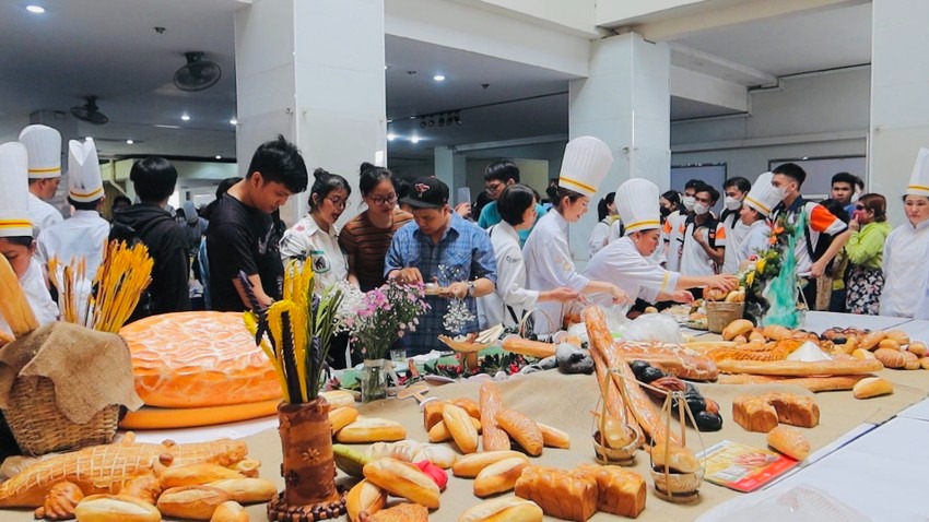 Bánh mì Việt Nam - Hiện tượng văn hóa ẩm thực đặc biệt của người Việt ảnh 3