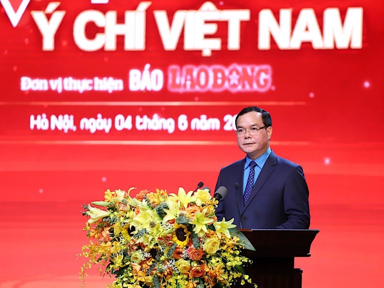 Chương trình Vinh quang Việt Nam năm 2023 tôn vinh 16 tập thể, cá nhân ảnh 1