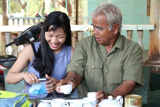 Có một già làng 'theo chân Bác' như thế - Ảnh 1.